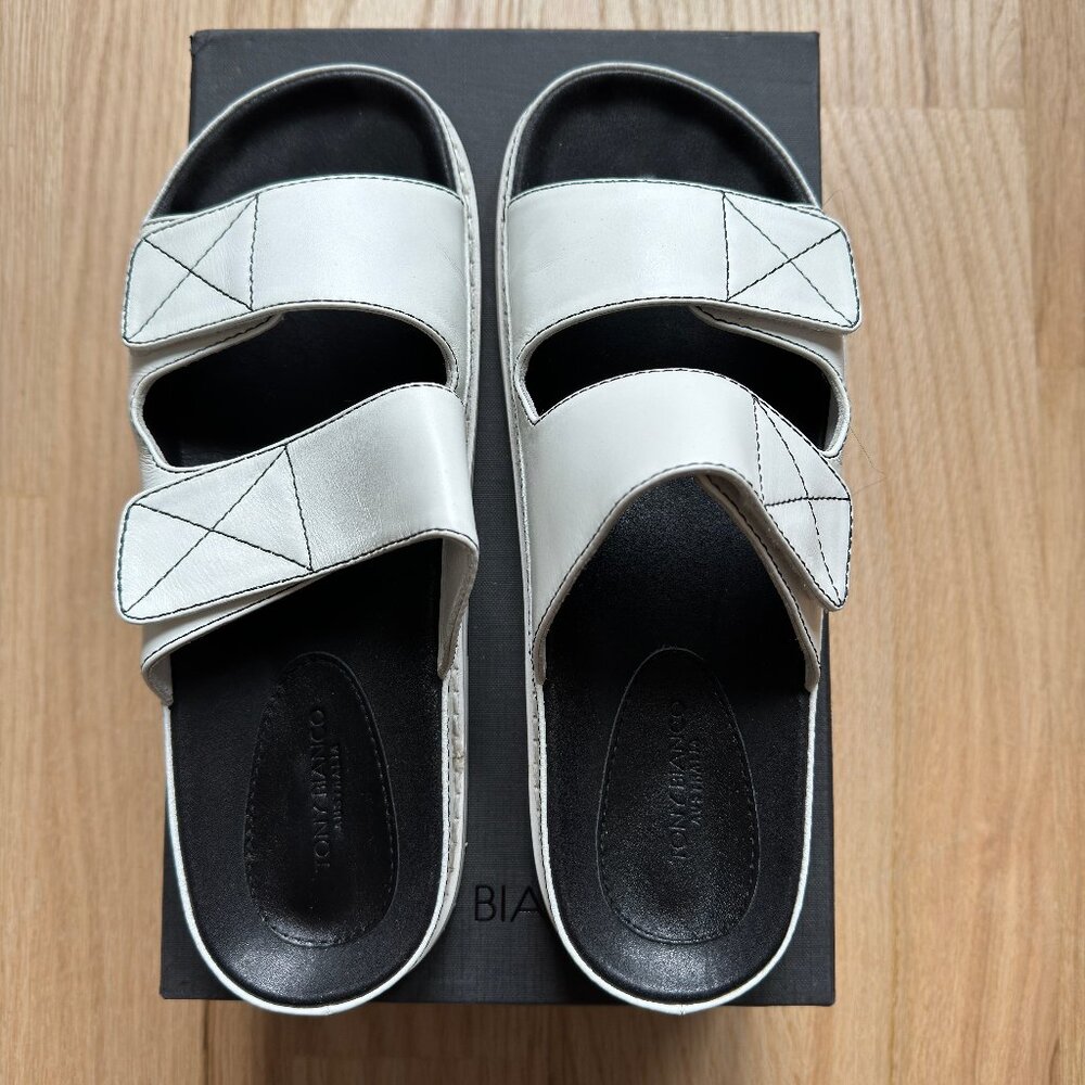 Tony Bianco Hannah slide sandals in white, Size 39